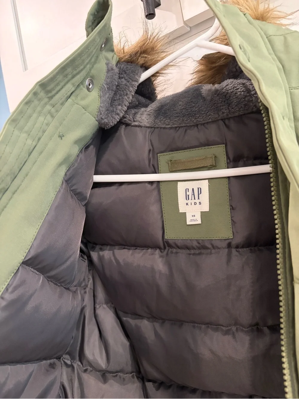 GAP Olive Green Kids Puffer Parka with Faux Fur Hood XS